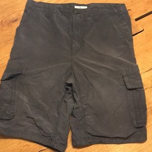 Mens Urban Pipeline charcoal gray cargo shorts 36